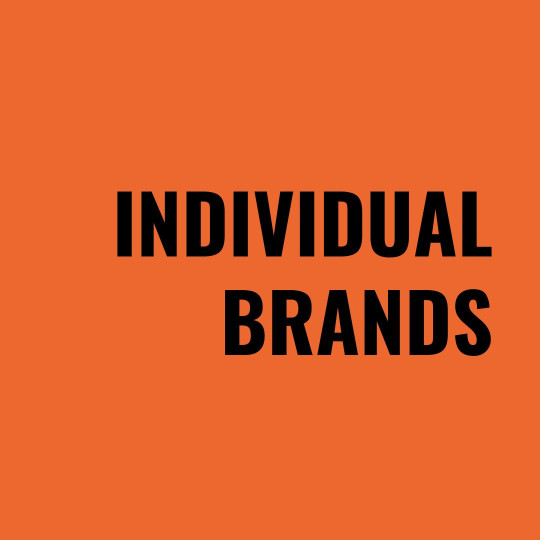 Orangene Kachel mit der Aufschrift "Individual Brands", Verlinkung auf die Individual Brands-Unterseite.